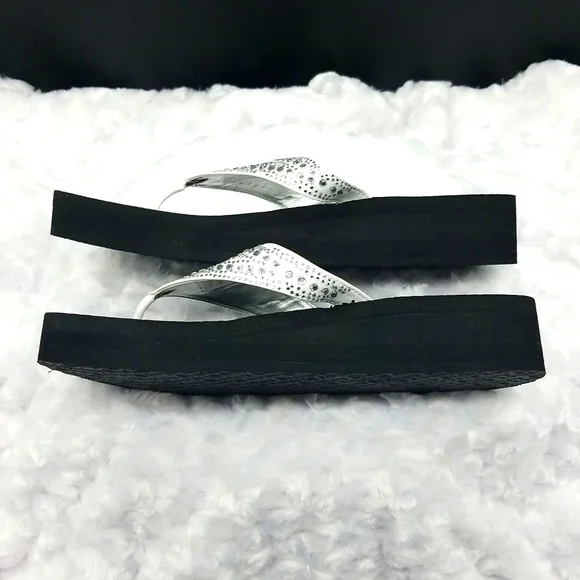 Sketchers Yoga Foam Size 9 Black With Silver Rhinestone Flip Flops - Picture 5 of 9